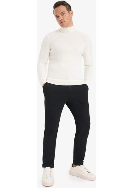 Jogger Fit Beli Bağcıklı Lastikli Esnek Kumaş Cepli Duble Paça Pantolon Y2651AZ25AU modelleri