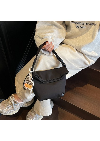 Minimalist ve Şık Naylon Bez Crossbody Çanta (Yurt Dışından) fırsatları