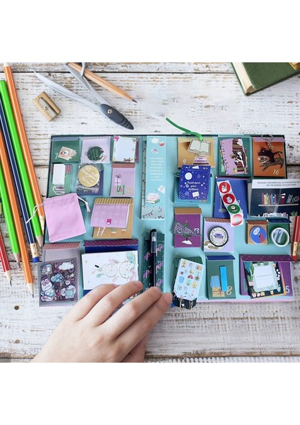 Kitap Severlerin Advent Takvimi, Yetişkin Kitap Severler Için 25 Kitap Hediyesi, Hediyeli Kitap Severlerin Advent Takvimi (Yurt Dışından) modelleri