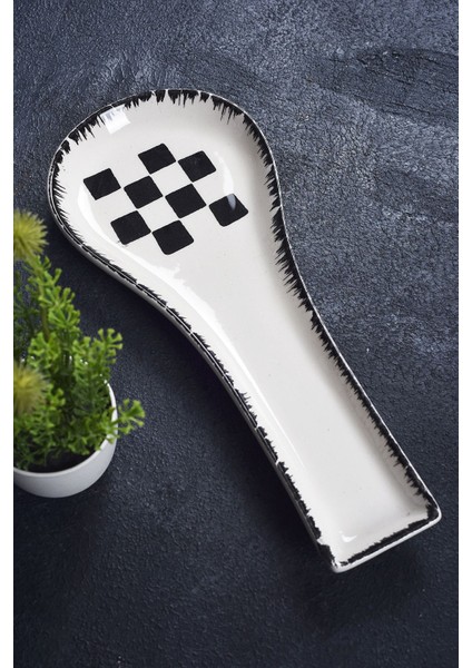 Seramik Dama Desenli Siyah Kaşıklık ve Altlık Seti, Şık ve Kullanışlı Tasarım