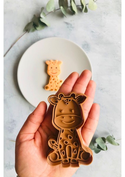 6x9 cm Oturan Zürafa Hamur Şekillendirici, Kurabiye Kalıbı, Seramik, Şeker ve Oyun Hamuru