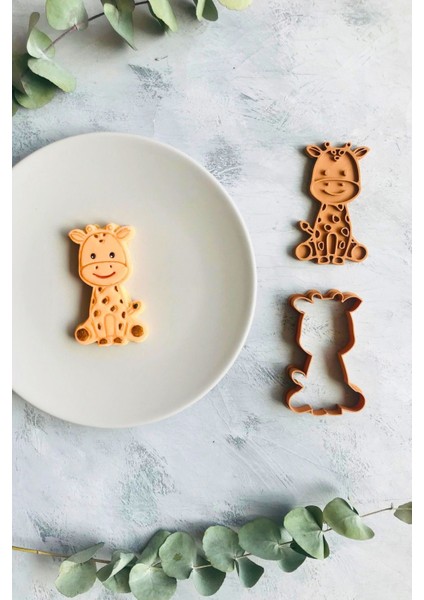 6x9 cm Oturan Zürafa Hamur Şekillendirici, Kurabiye Kalıbı, Seramik, Şeker ve Oyun Hamuru fırsatları