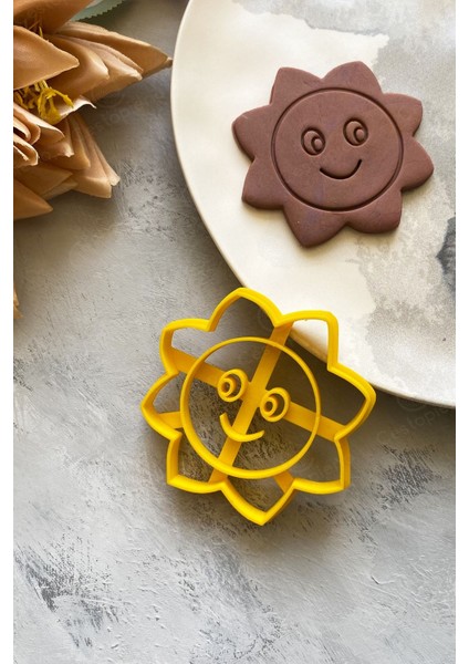 Mavi Güneş Temalı Kurabiye Kalıbı, Pişirme Keyfi Için Idealdir modelleri