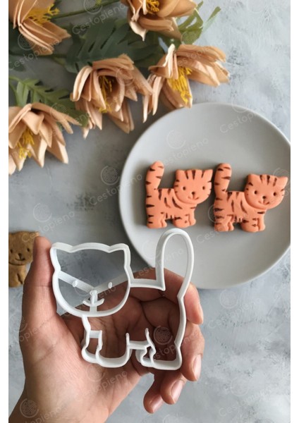 Kedi Şekilli Kurabiye Kalıbı 8x8 Cm, Beyaz, Sevimli ve Kullanışlı Tasarım