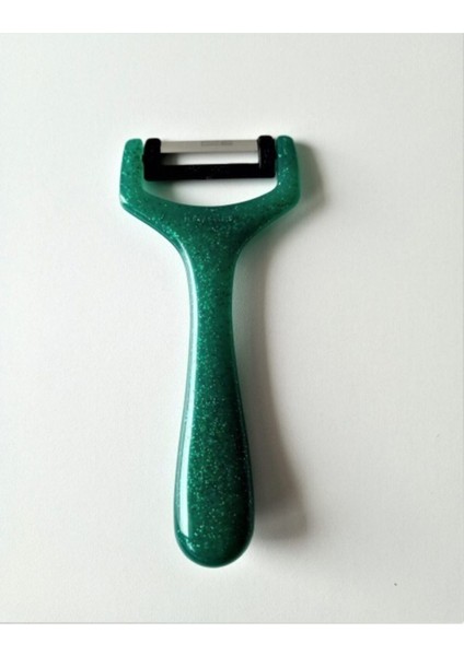 Parlak Yeşil Düz Soyacak, Şıklık ve Kullanışlılık Sunar