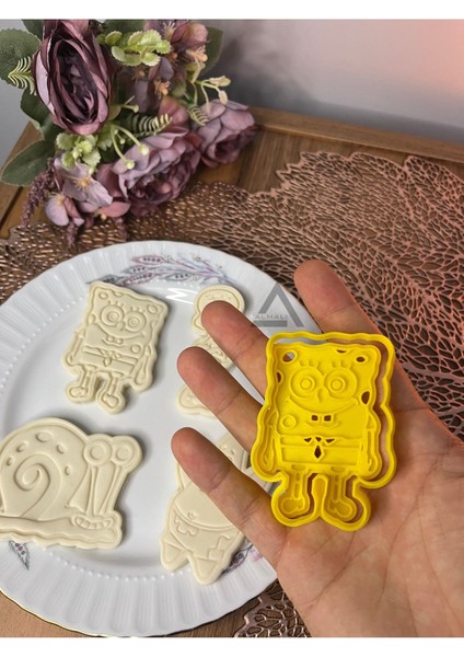 Neşeli Karakterler Temalı 4'lü Kurabiye Kalıbı Seti indirimleri