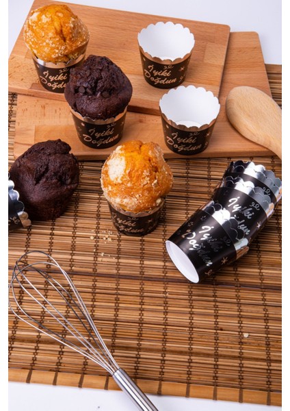 Yaldızlı Siyah 12'li Kek Kalıbı, 6.5x5 Cm, Dayanıklı ve Şık Mutfak Gereci