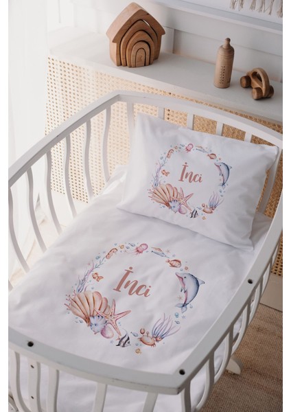 Beyaz %100 Pamuk Saten Bebek Nevresim Takımı, Deniz Kabuğu Tasarımı, Isimli Özel.