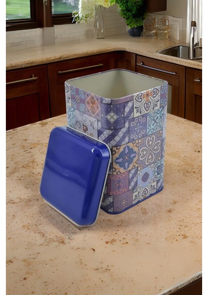 Mor Ekose Desenli Kare Metal Saklama Kabı 11X11 Cm, Şık ve Kullanışlı.