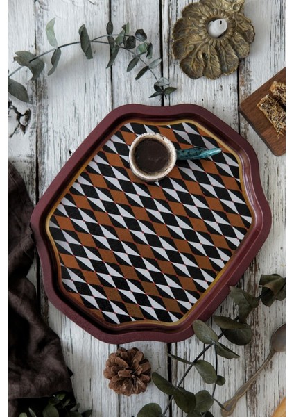 Çocuklar Için Renkli Desenli Özel Şekil Tepsi 28X33 cm