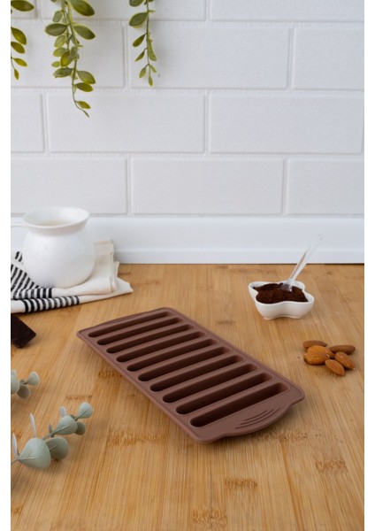 Kahverengi Çubuk Çikolata ve Buz Kalıbı Seti, Lezzet ve Soğuk Keyfi Için Ideal Seçim