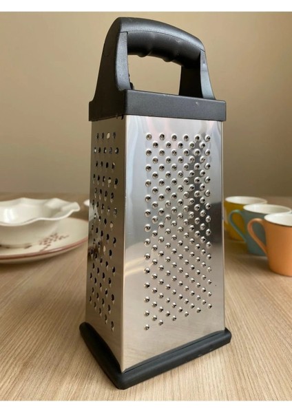 Paslanmaz Çelik Rende, Dayanıklı ve Kolay Kullanımlı Mutfak Gereciği