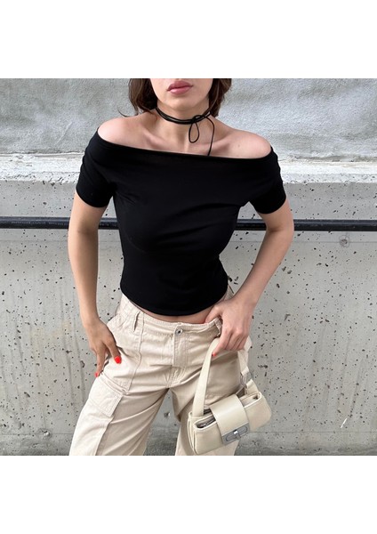 Siyah Madonna Yaka Kısa Kollu Crop Bluz fiyatları