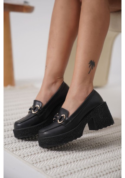 Leona Kadın Tokalı Günlük Ayakkabı fırsatları