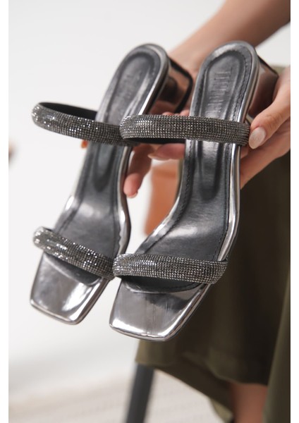 Stella Kalın Topuklu Platin Kadın Terlik fırsatları