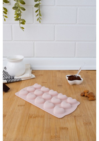 Pembe Kalp Buzluk ve Çikolata Kalıbı, Keyifli Anlar Için Tasarlandı