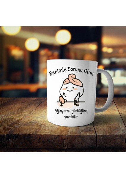 Yazılı Tasarımlı Beyaz Kupa, Günlük Notlar ve Sürprizler Için Mükemmel Seçim