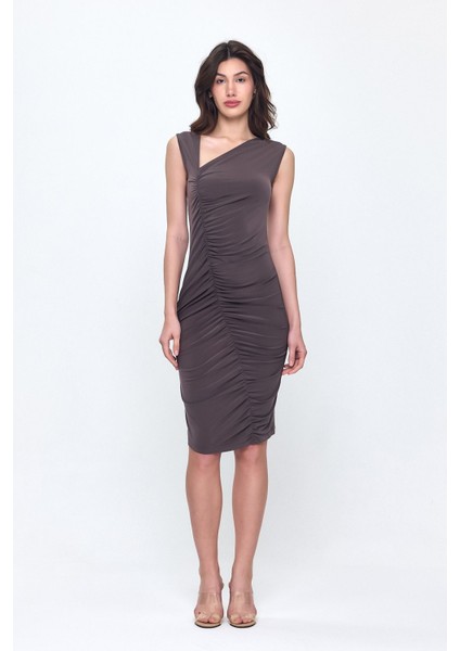 Gri Önde Büzgü Tasarım Yaka Detaylı Elbise Gündüz-Gece Şıklığı 25L8024 fiyatları