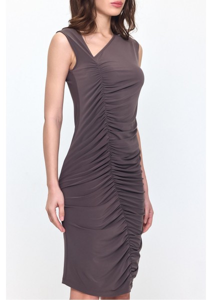 Gri Önde Büzgü Tasarım Yaka Detaylı Elbise Gündüz-Gece Şıklığı 25L8024 indirimleri