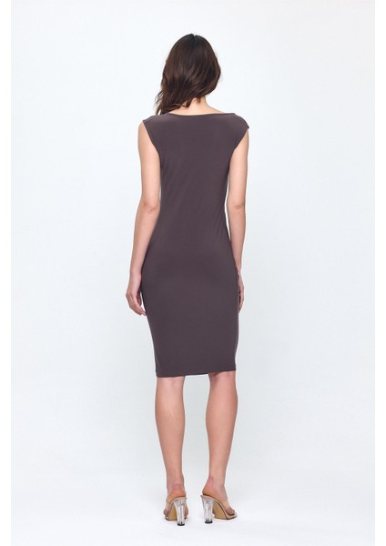 Gri Önde Büzgü Tasarım Yaka Detaylı Elbise Gündüz-Gece Şıklığı 25L8024