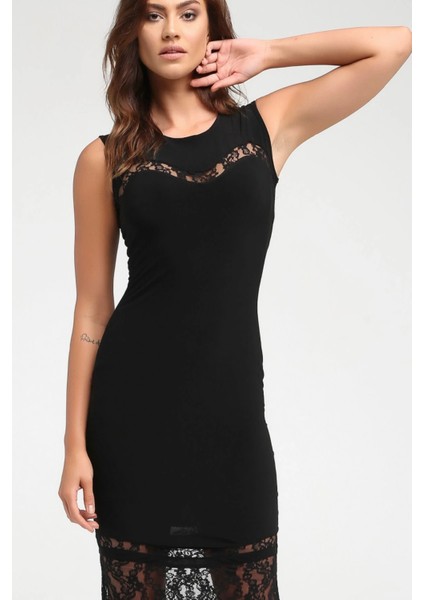 Siyah Dudak Yaka Yakada ve Etek Ucunda Dantel Detaylı Düğün Davet Abiye Mezuniyet Elbisesi 24L7543 modelleri