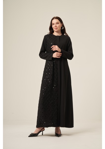 Si̇yah Tek Tarafı Papatya Desenli̇ Pul Boncuk Işlemeli̇ Gi̇zli̇ Fermuarlı Ferace - 6152-25 Siyah modelleri