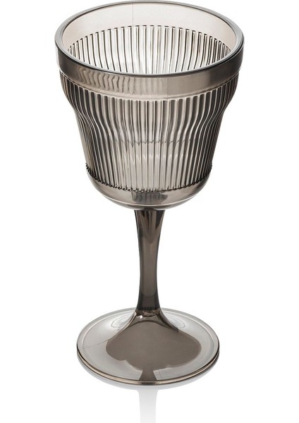 Şık Füme Ayaklı Bardak, Estetik ve Zarif Tasarım