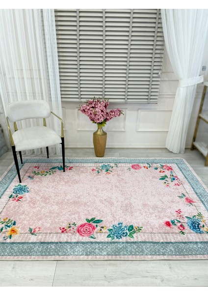 Mavi Renkli Zemin Gül Desenli Kaydırmaz Halı