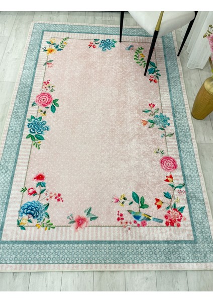 Mavi Renkli Zemin Gül Desenli Kaydırmaz Halı modelleri