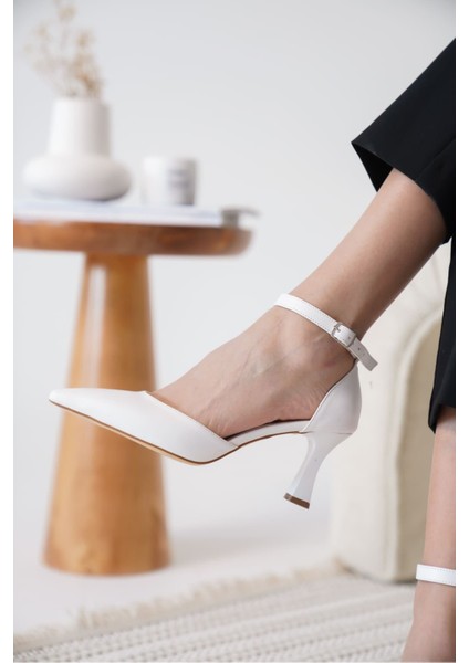 Clara Kadın Beyaz Topuklu Ayakkabı fiyatları