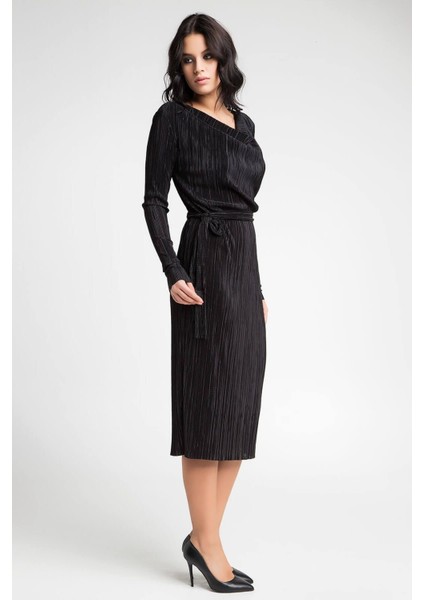 Kadın Siyah Degaje Yaka Plise Elbise 16L5031 modelleri