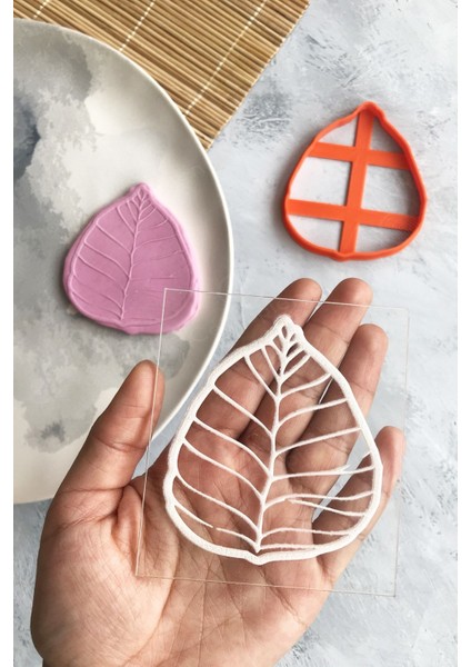 Yaprak Desenli Hamur Şekillendirme Aracı, Kolay ve Pratik Kullanım Sağlar