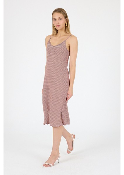 Ayarlanabilir Askılı Yırtmaç Tasarım Geometrik Desen Jakarlı Örme Midi Elbise 25L7114 fiyatları