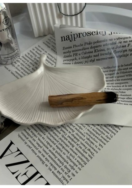 Yaprak Tasarımlı Şık Dekoratif Tabak, Modern ve Zarif Ev Dekorasyonu Için Ideal. fiyatları