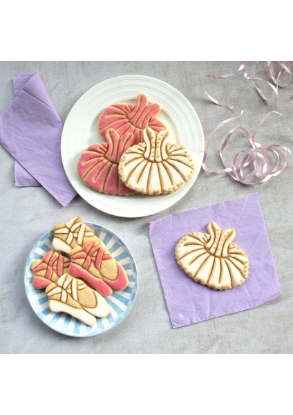 Balerin Elbisesi ve Ayakkabısı, Kurabiye ve Şeker Hamuru Kalıbı Seti