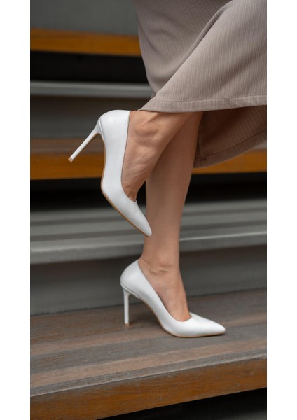 Ping Beyaz Deri Stiletto fırsatları