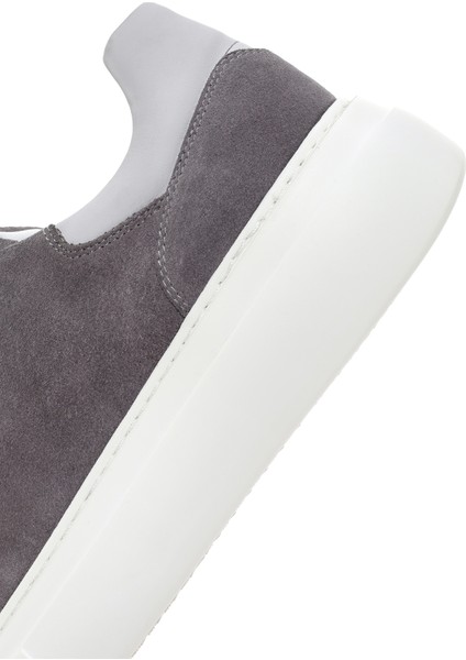 Erkek Gri Kalın Tabanlı Süet Deri Sneaker