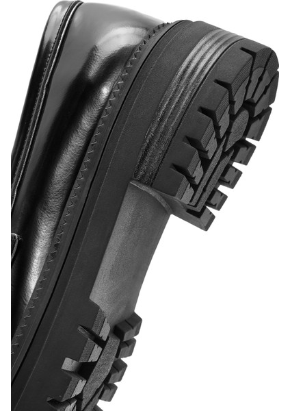 Kadın Siyah Kalın Tabanlı Deri Maskülen Loafer 24WFD184122
