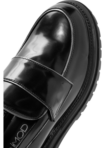 Kadın Siyah Kalın Tabanlı Deri Maskülen Loafer 24WFD184122