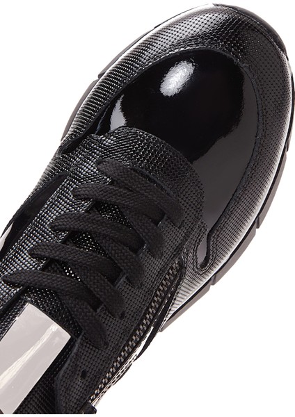 Kadın Siyah Bağcıklı Fermuar Detaylı Sneaker 24WFD370614