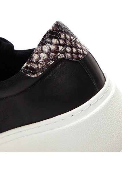 Kadın Siyah Bağcıklı Kalın Taban Sneaker 24WFD370218
