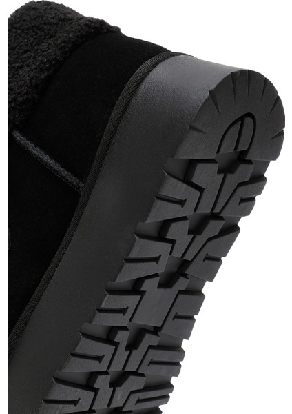 Kadın Siyah Kalın Tabanlı Kürklü Süet Deri Bot 24WFD405010