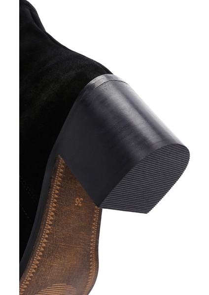 Kadın Siyah Fermuarlı Kalın Topuklu Süet Deri Bot 24WFD236018