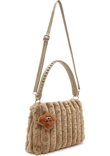 Kadın Bej Aksesuar Detaylı Peluş Omuz Çantası 24WBD2668PH