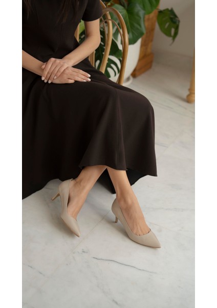 Nell Bej Deri Stiletto fırsatları