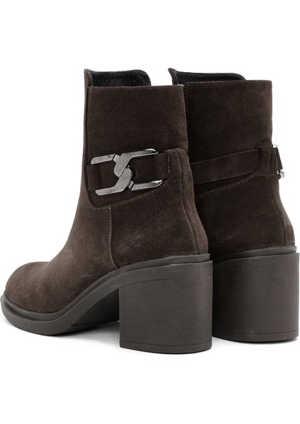 Kadın Kahverengi Topuklu Fermuarlı Süet Deri Bot 24WFD211010