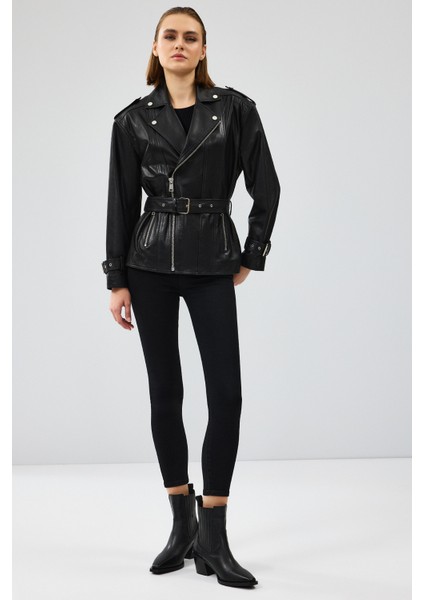 Zendaya Kadın Siyah Kemer Detaylı Biker Deri Ceket 24WGD5226VE