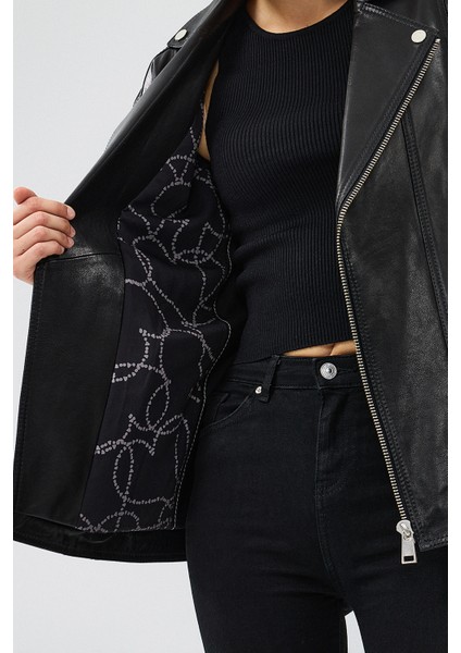 Zendaya Kadın Siyah Kemer Detaylı Biker Deri Ceket 24WGD5226VE