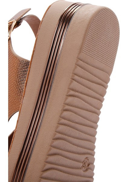 Kadın Bronz Kalın Tabanlı Metalik Sandalet 25SFE461432