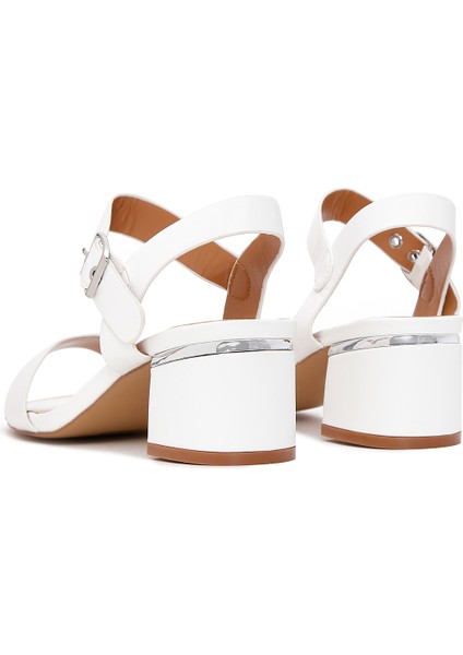 Kadın Beyaz Bilekten Bantlı Kısa Kalın Topuklu Sandalet 25SFE461918